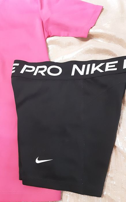 (L 147-158) NIKE оригинален сет за момиче 21€