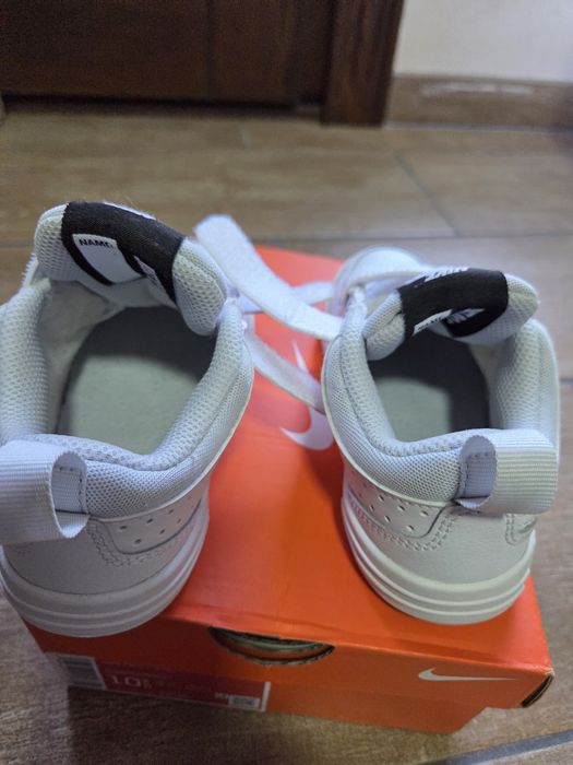 Nike mar 27.5 ca noi