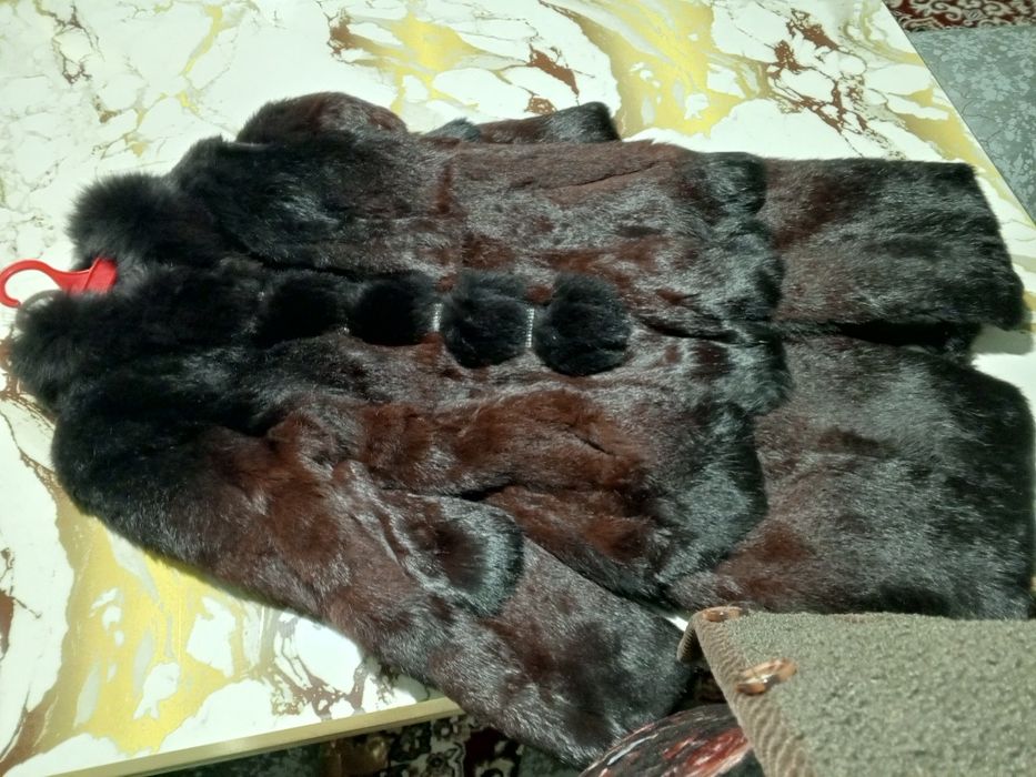 Шуба сотилади холати яхши