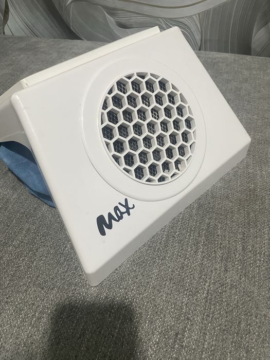 Маникюрная вытяжка max