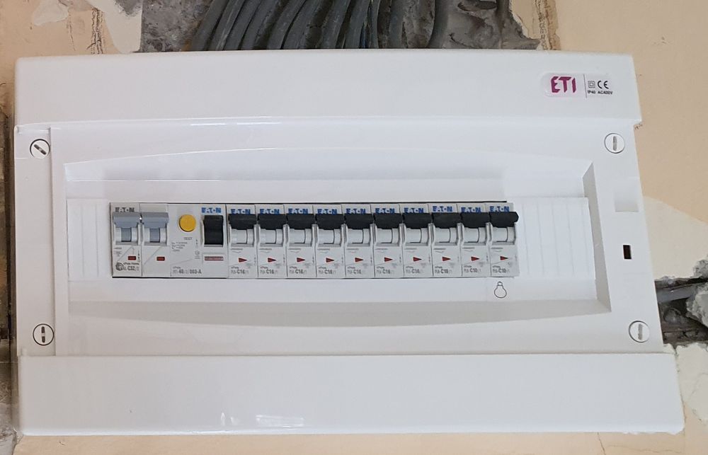 Electrician execut Instalatii electrice de la "A-Z"