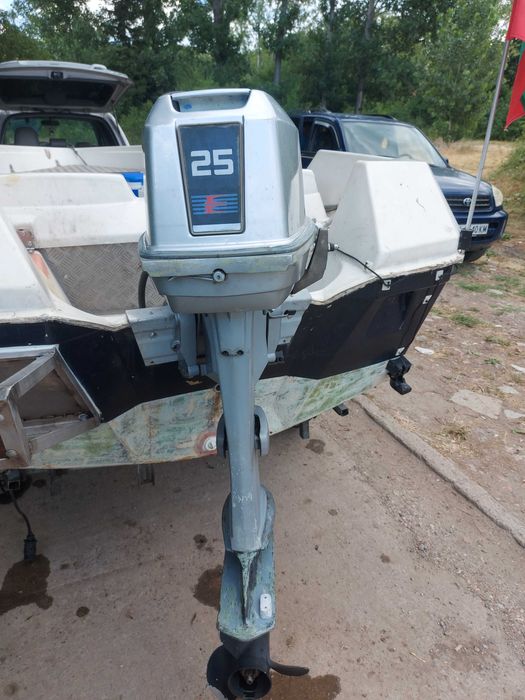 Мотор за лодка 25 к.с Евенруд