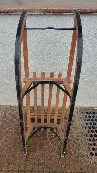 Дървена ретро шейна