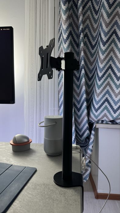 Продам кронштейн