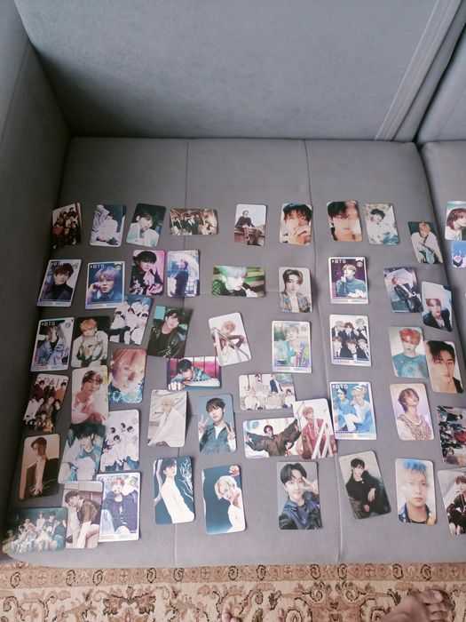 Продаю карточки разные крор и мальчики и девочки