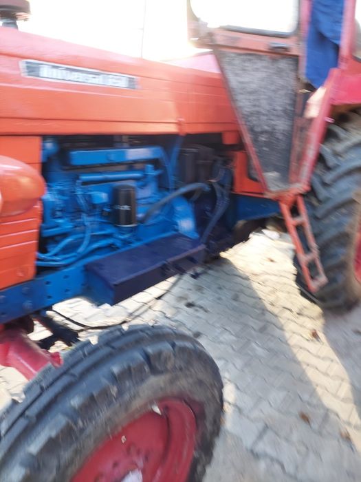 Tractor U650          .