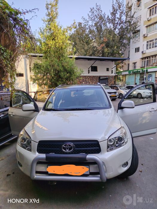 Avtomobil Toyota rav4
