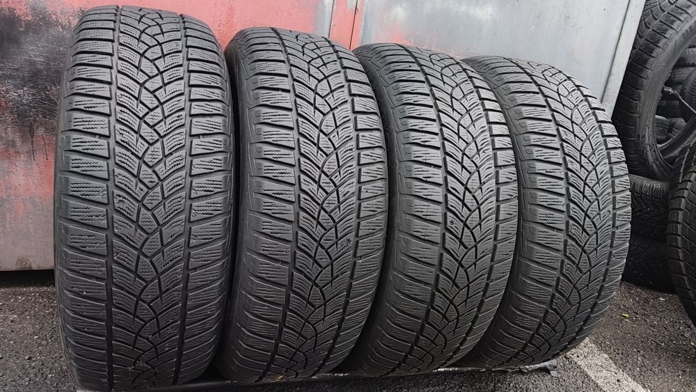 4бр. зимни гуми 215/60/16 GoodYear Ultra Grip 
dot22
6.9mm
Добро състо