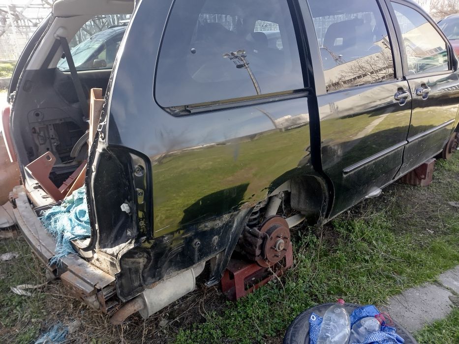 Mazda MPV на части