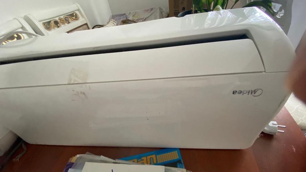 Кондиционер Midea