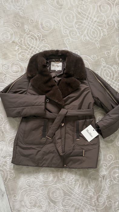 Продаю Куртку Max Mara 54 размера