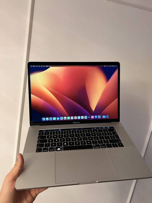 macbook pro 15 2018 • Anunturi gratuite • OLX.ro