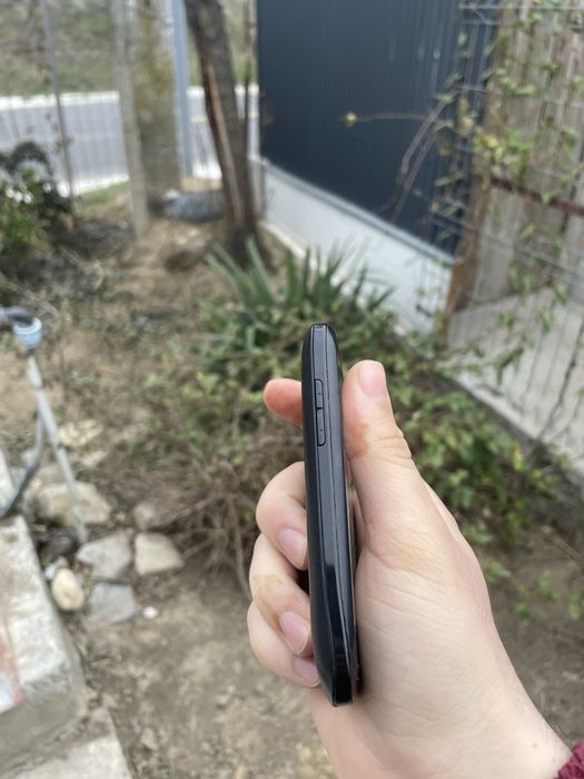 Zte chis lite pentru colecționari, functional dar cu sticla crăpată