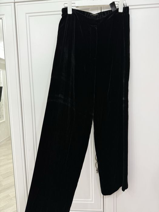 Бархатные брюки от Massimo dutti