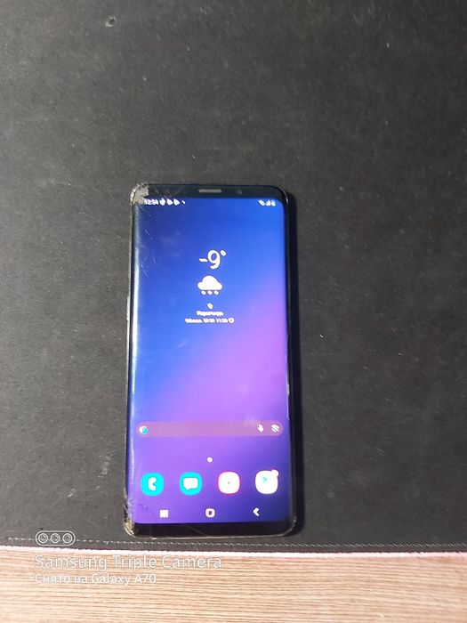 Продам самсунг с9+