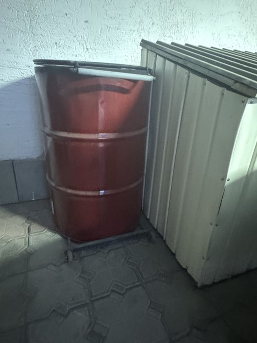 Продам мусорный бак