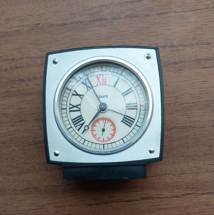 Продам будильник марки Заря