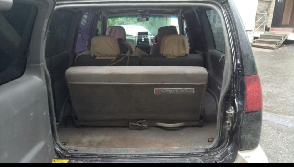 Продам внедорожник Nissan Mistral