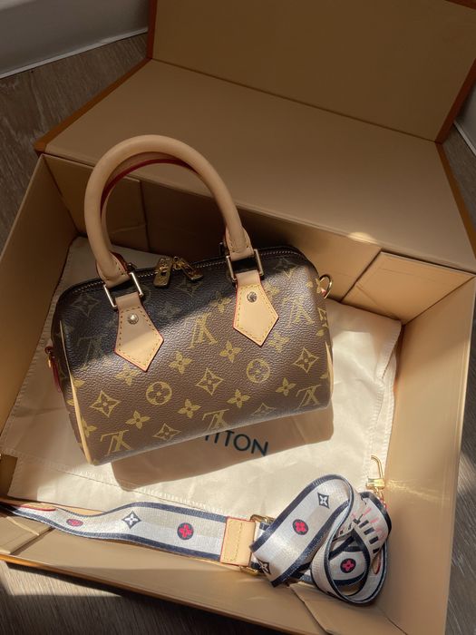 Кожаная Сумочка LV