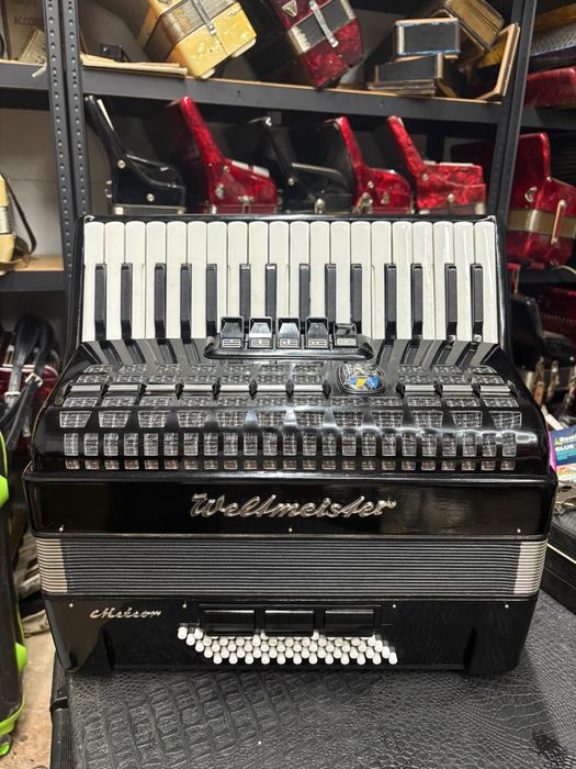 Acordeon nemtesc Weltmeister cu 60 de basi