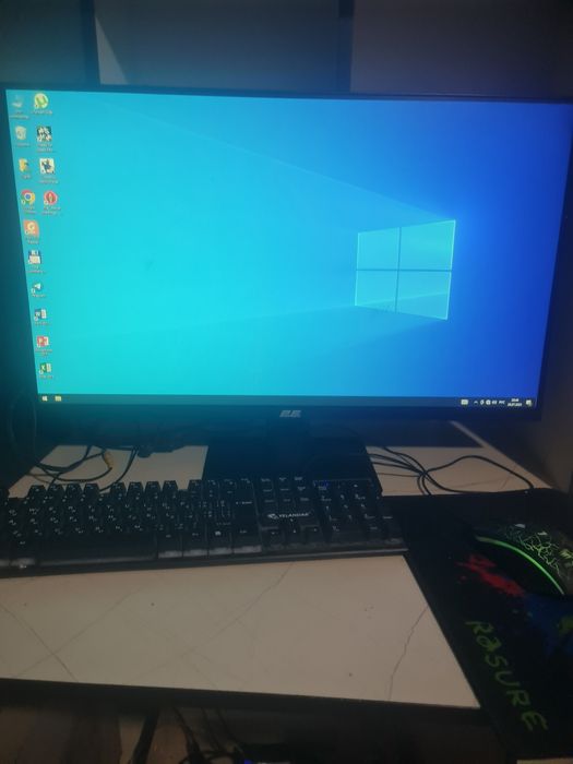 Kompyuter sotiladi srochno