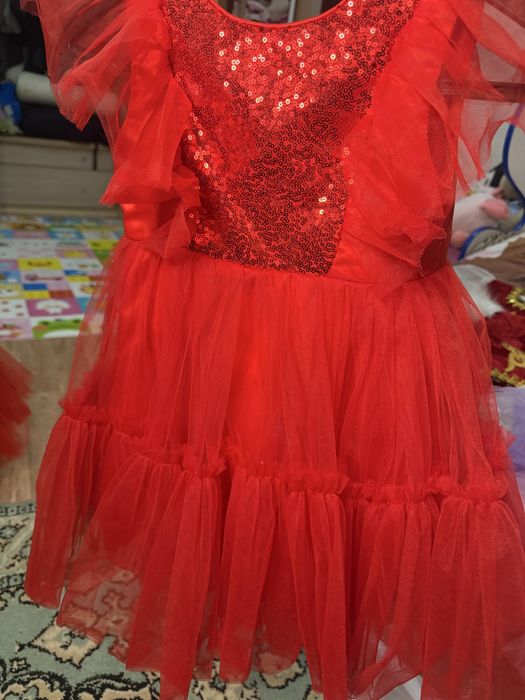 Продам платье для девочки