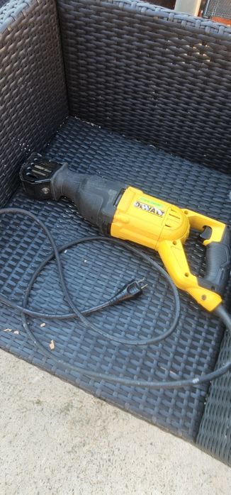 fierastrau sabie dewalt la 110v.