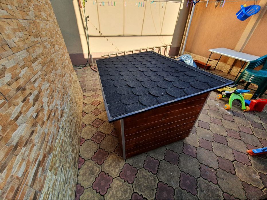 Cusca pentru caine cu acoperis rabatabil