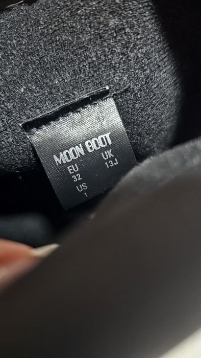 Нови Moon Boot 32