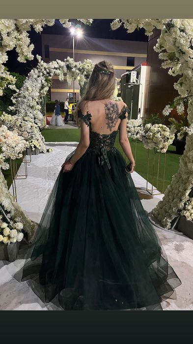 Бална рокля в зелен цвят