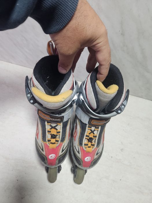 Role Rollerblade reglabile marimea 29-30-31-32-33 si 34.