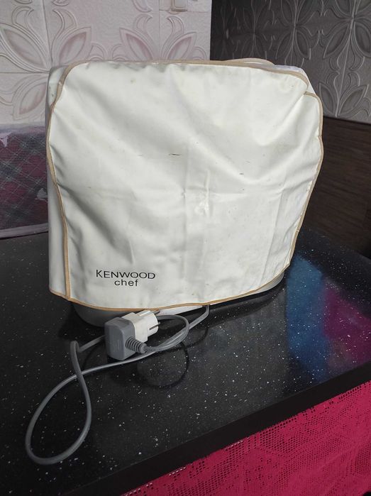 Мощен планетарен миксер Kenwood Titan