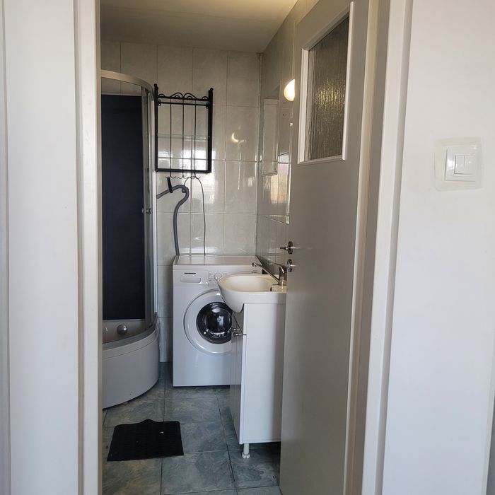 Proprietar inchiriez garsoniera la universitate