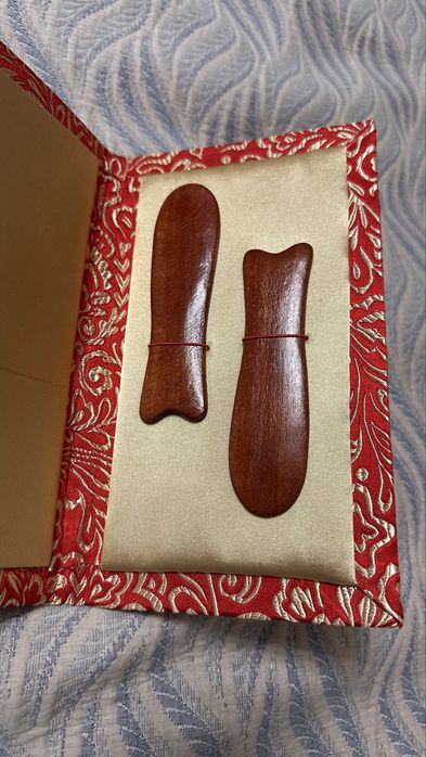 Скребки для массажа лица гуаша