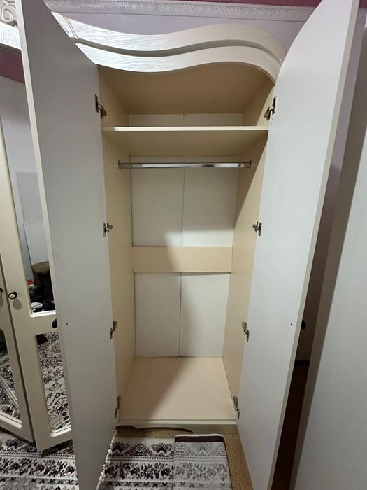 Продается шкаф 6 дверный