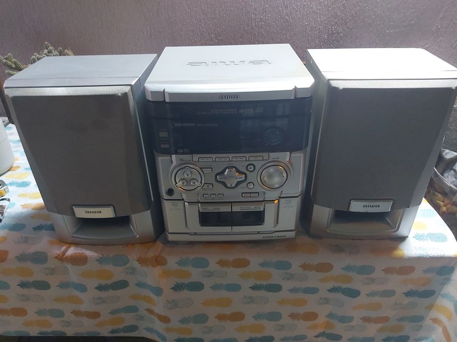 Vand combina cu boxe Aiwa
