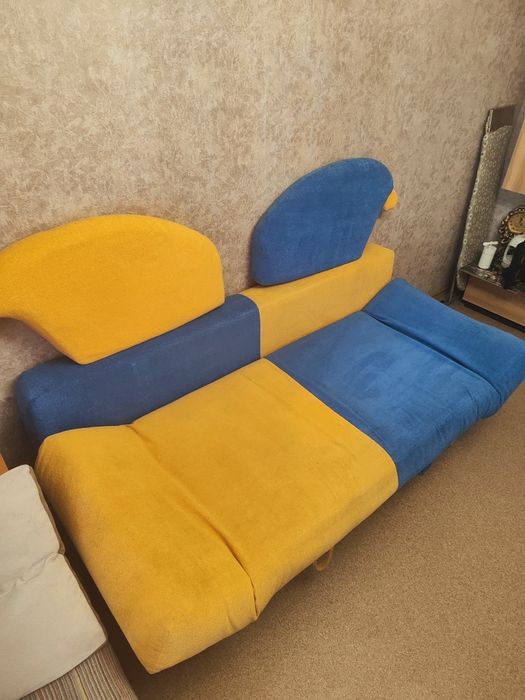 Софа, раскладная, в хорошем состоянии , после  проф.хичистки. Торг