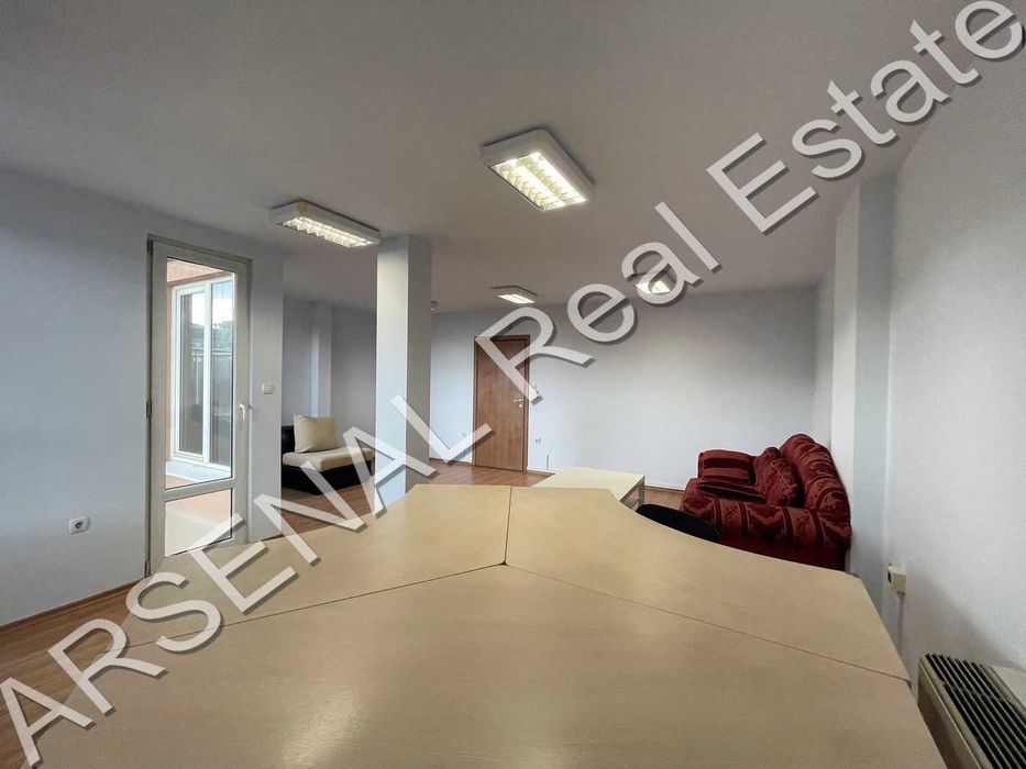 Дава се под наем Офис в София, Оборище - 93 кв.м за 600 € - Снимка #2