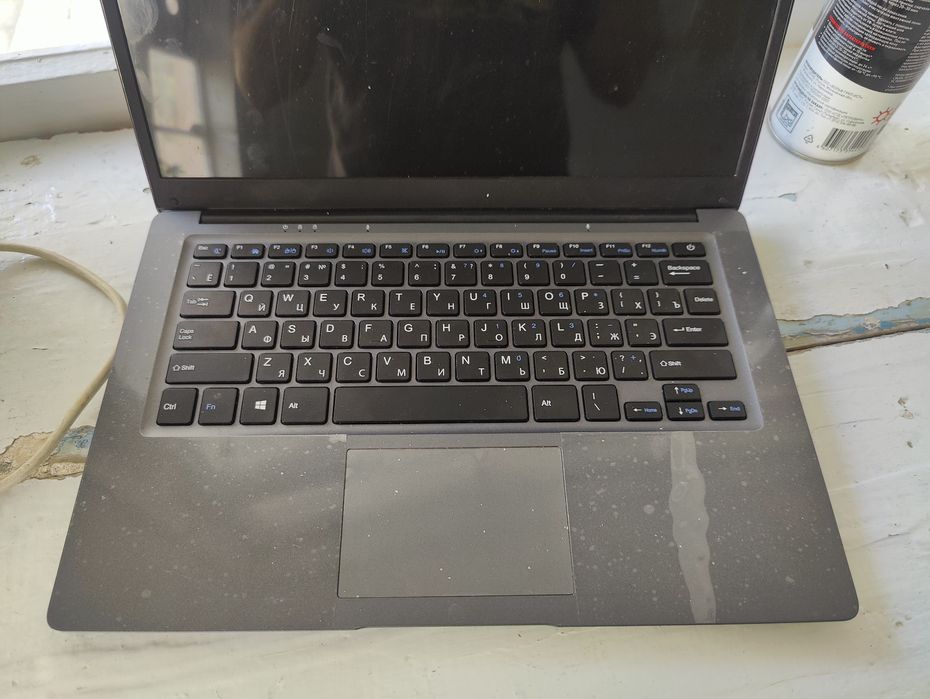 Noutbuk yangi utkan yil chiqqan