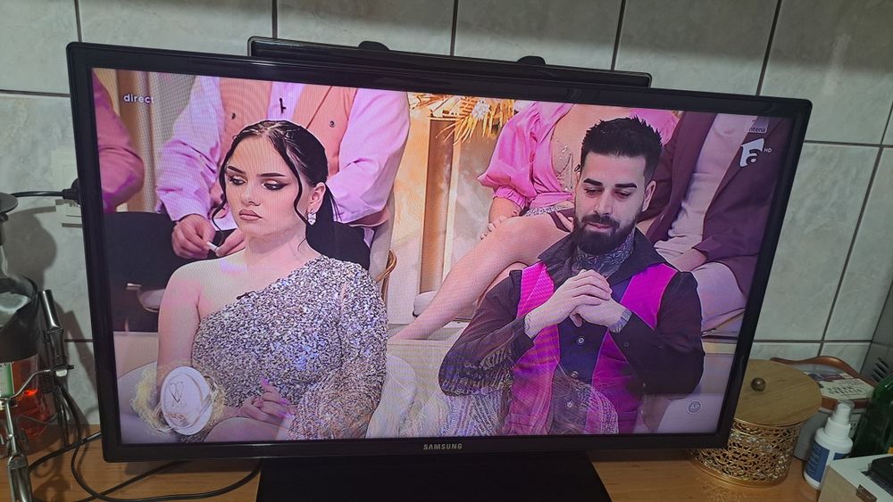 Vînd televizor Samsung-81cm