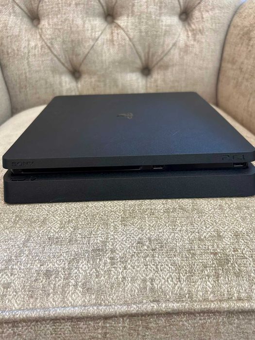 Consolă Sony PlayStation 4 Slim PS4 – 1TB – neagră