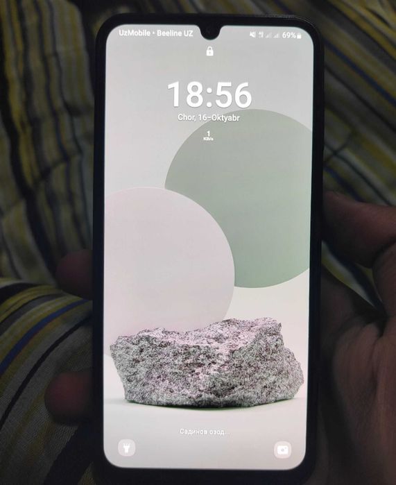 Самсунг А 24 сотилади