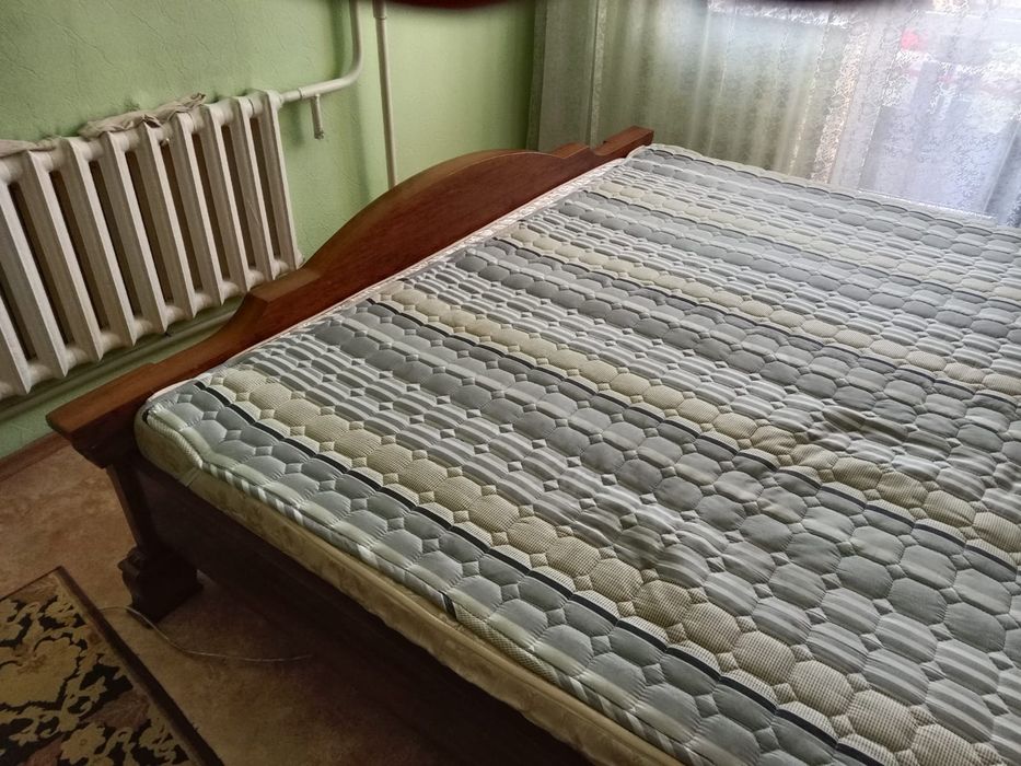 Дубовый двухспальная кровать