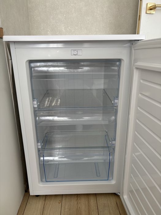 Срочно продам морозильную камеру