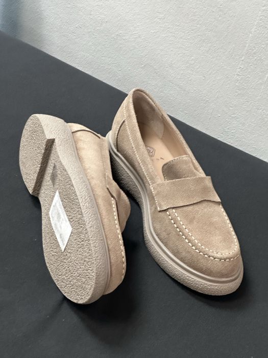 Продам лоферы новые