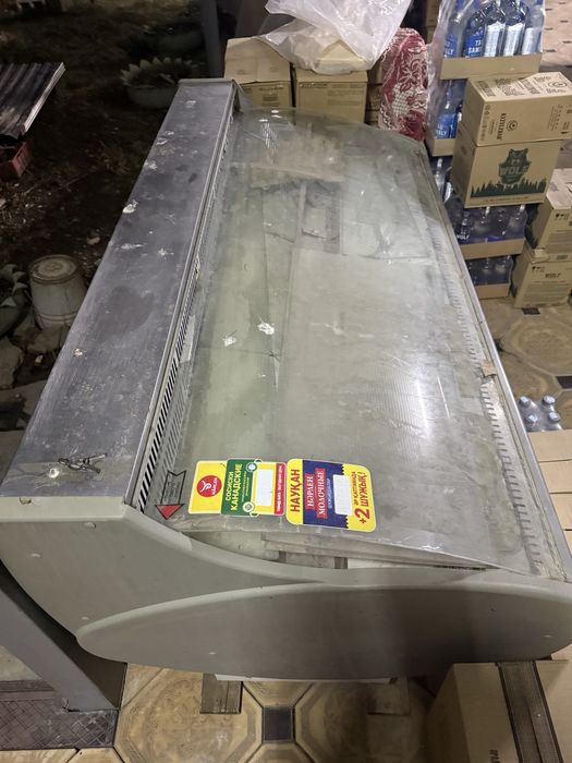 Витринный холодильник