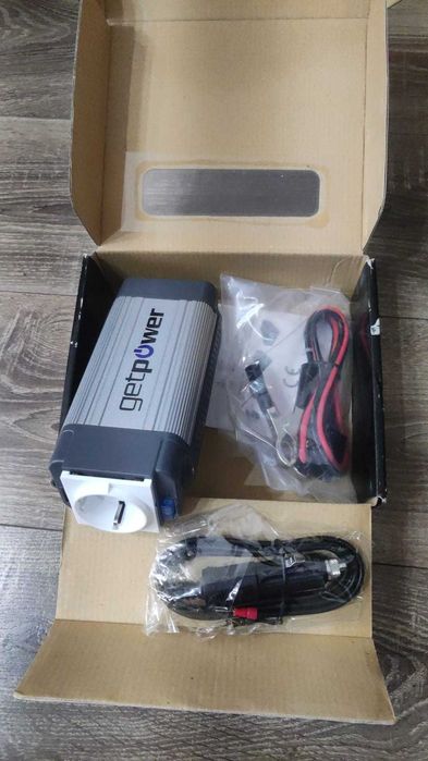 Convertor de tensiune - invertor - 12 volți -230 volți