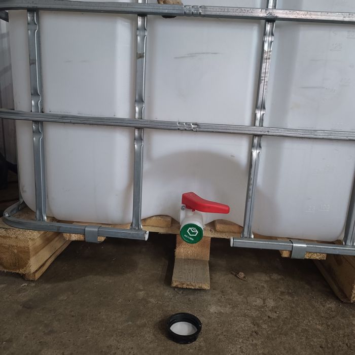 Продам кубовая бочка.