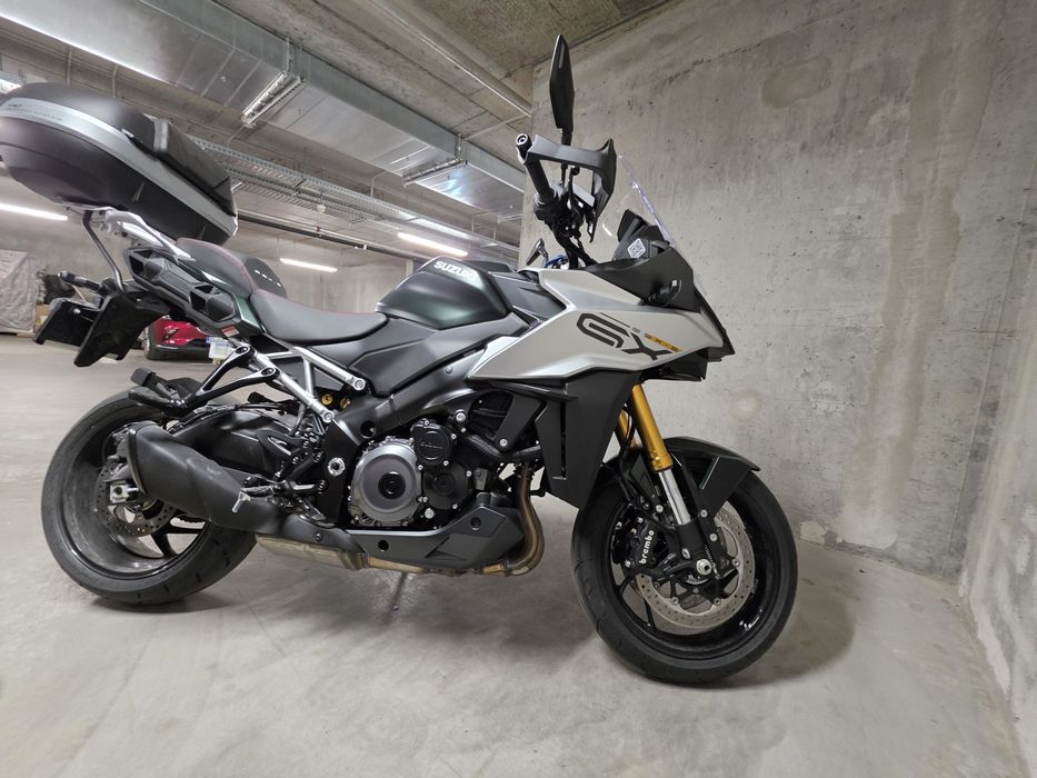 Suzuki gsxs 1000 gx achiziționat în aprilie 2026