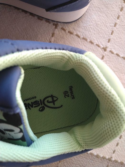 Нови маратонки Disney